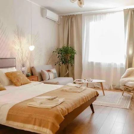Bright - Location - Old Town + Netflix Apartment Bucharest