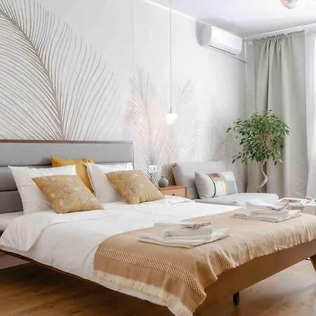 Bright - Location - Old Town + Netflix