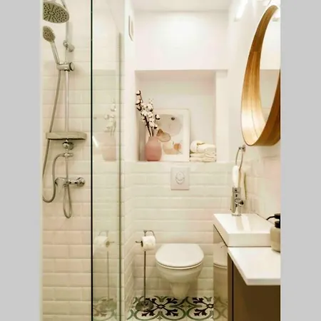 Bright - Location - Old Town + Netflix * Βουκουρέστι