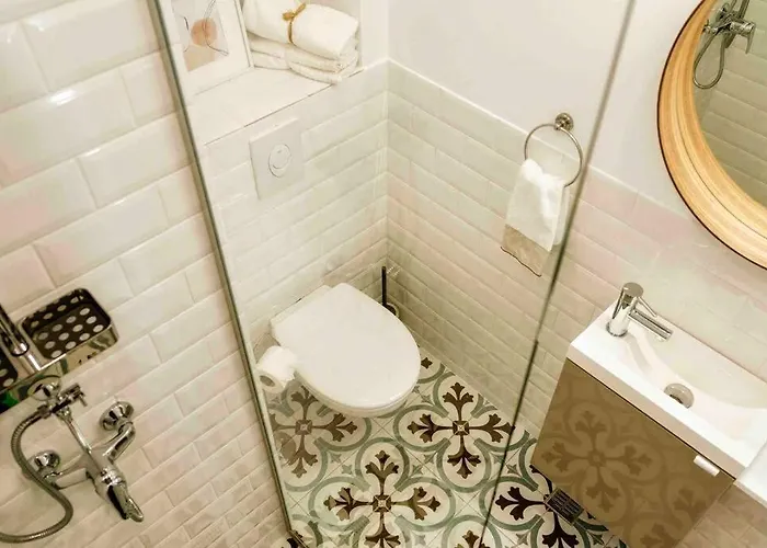 Bright - Location - Old Town + Netflix