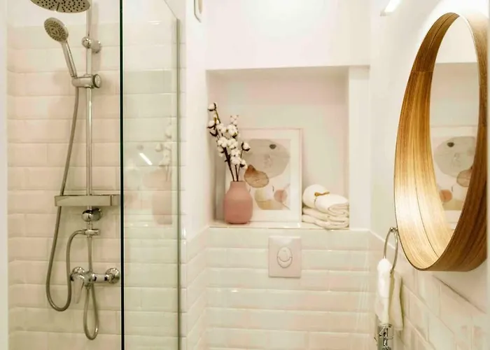 Bright - Location - Old Town + Netflix