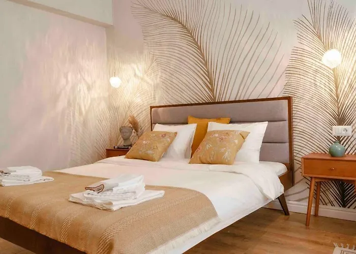 Bright - Location - Old Town + Netflix ブカレスト