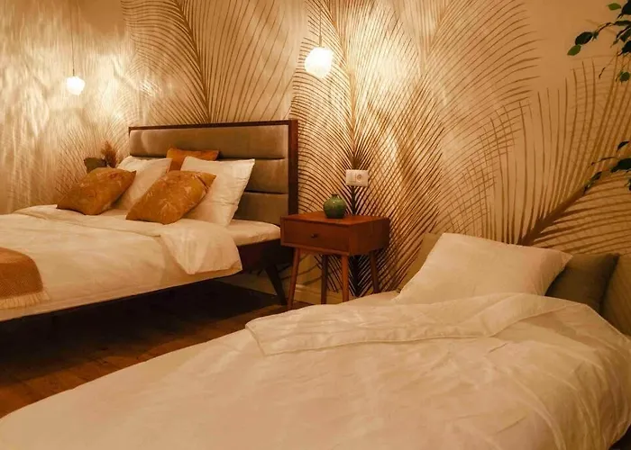 Bright - Location - Old Town + Netflix * Bukarest