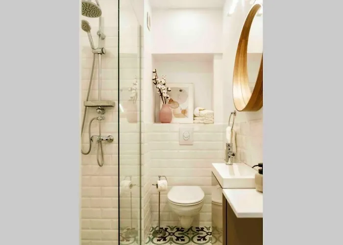 Bright - Location - Old Town + Netflix * Bukarest