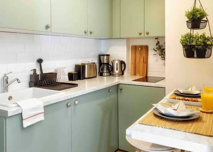 Bright - Location - Old Town + Netflix *