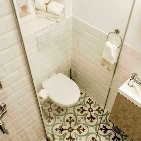 Bright - Location - Old Town + Netflix