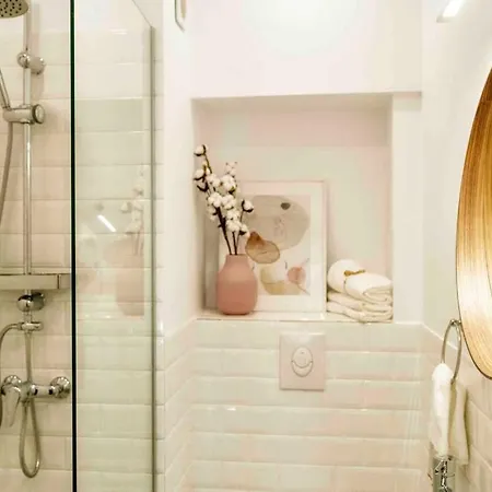 Bright - Location - Old Town + Netflix