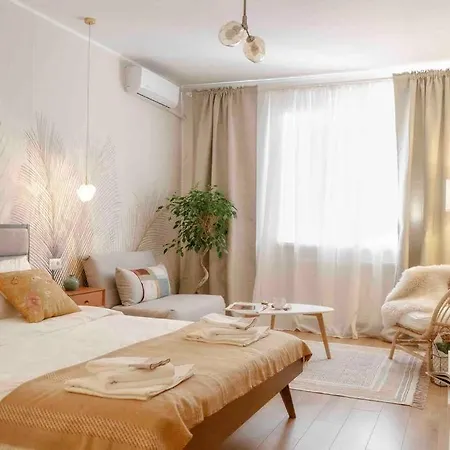 Bright - Location - Old Town + Netflix Bucharest