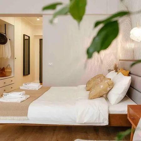 Bright - Location - Old Town + Netflix * Bucharest