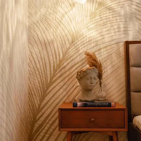 Bright - Location - Old Town + Netflix * Bucharest