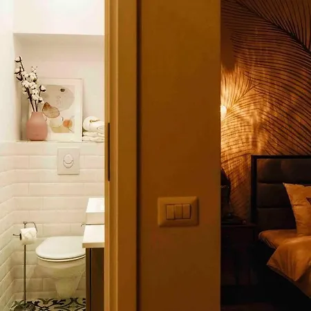 Bright - Location - Old Town + Netflix Apartment